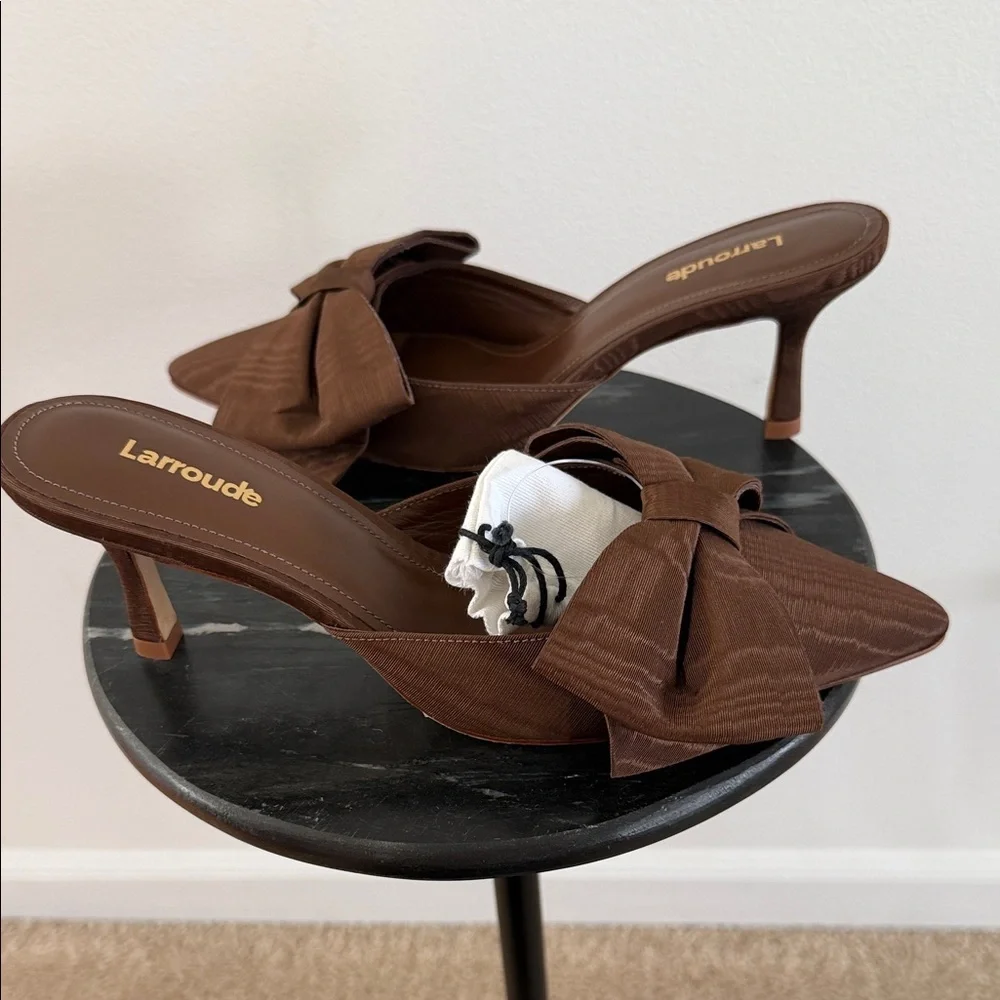 Larroude- Mini Elle Pump Brown Slip-On NWOT- Size 6 - Picture 7 of 10